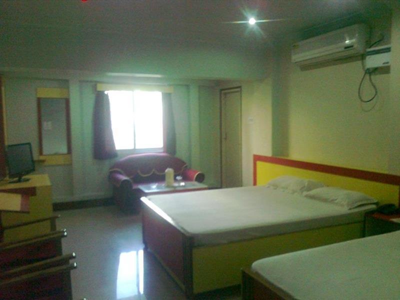 Hotel Tribhuvan رانشي المظهر الخارجي الصورة