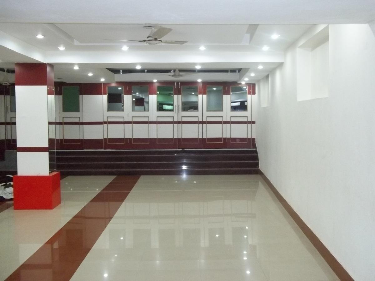 Hotel Tribhuvan رانشي المظهر الخارجي الصورة