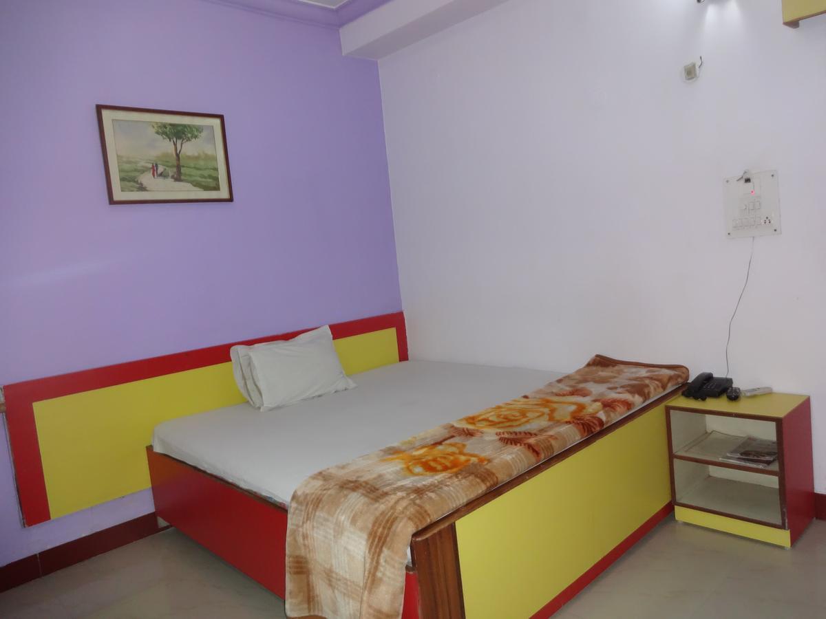 Hotel Tribhuvan رانشي المظهر الخارجي الصورة